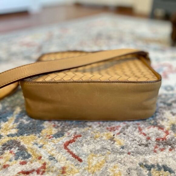 Bottega Veneta Vintage Tan Crossbody Shoulder bag - Picture 10 of 12